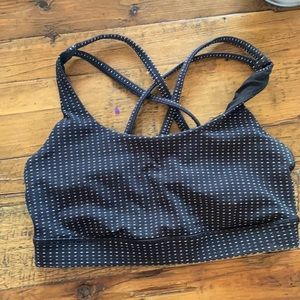 Lulu lemon sports bra size 4